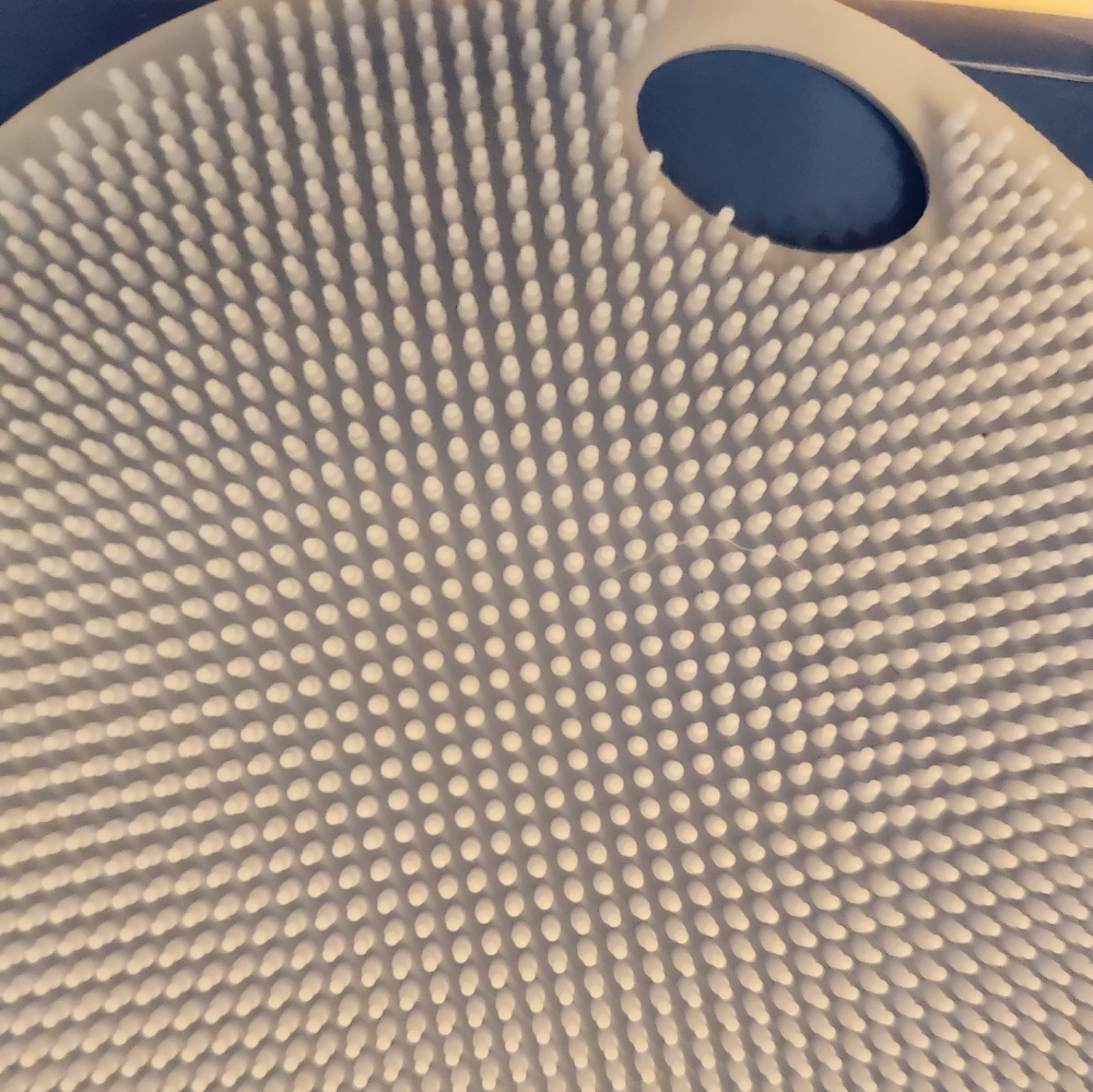 Round White Silicone Body Scrubber